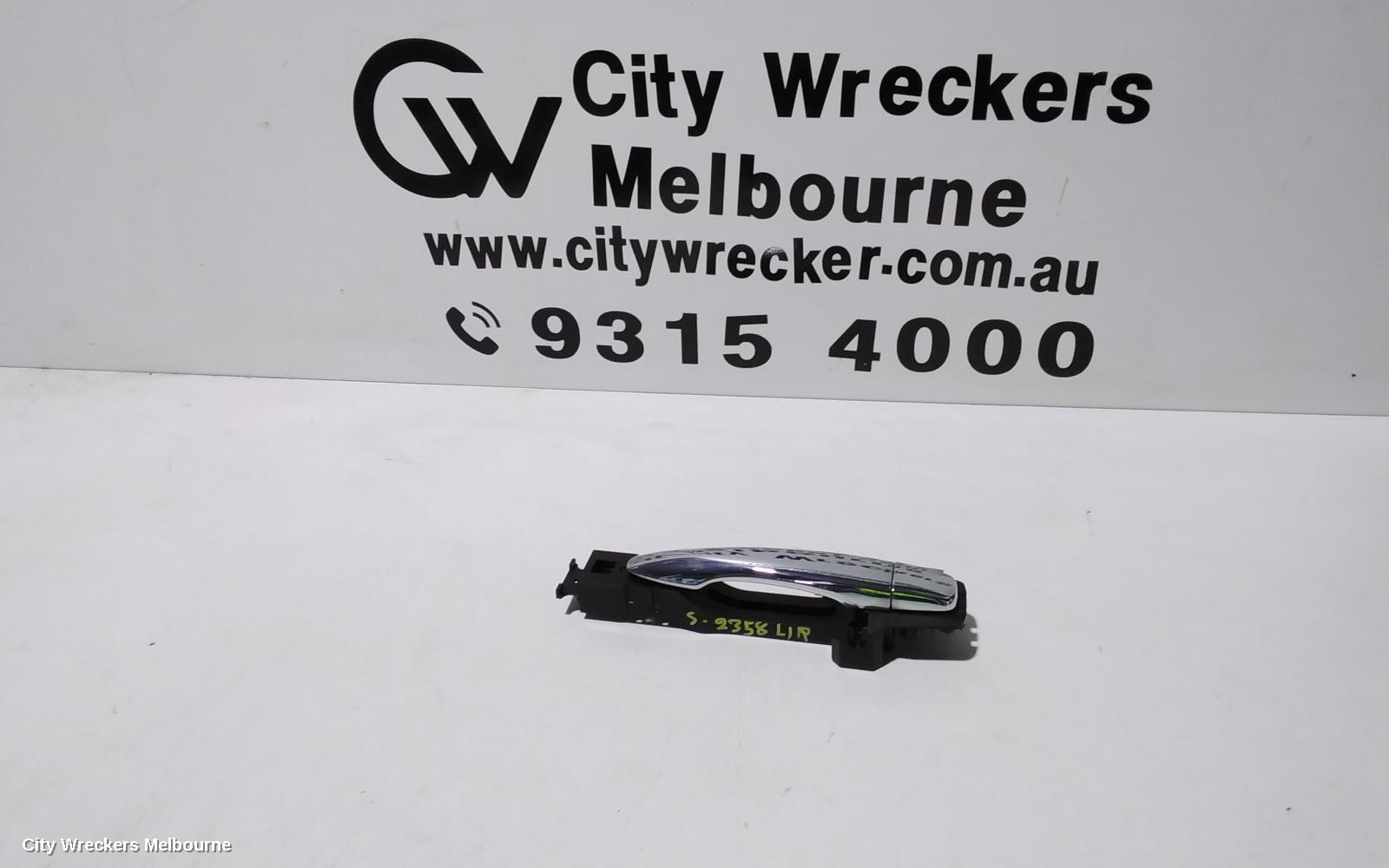 RENAULT KALEOS DOOR HANDLE, LH REAR, OUTER, W/ KEYLESS ENTRY TYPE, XZG, 05/2016 ONWARDS