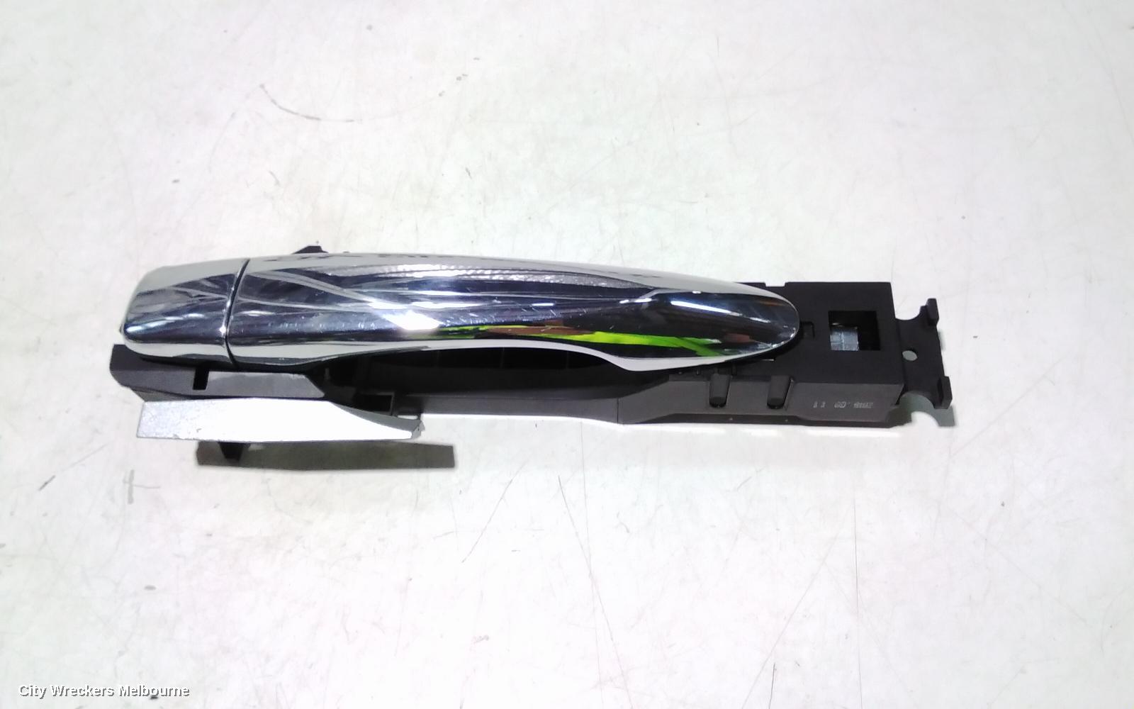 RENAULT KALEOS DOOR HANDLE, LH REAR, OUTER, W/ KEYLESS ENTRY TYPE, XZG, 05/2016 ONWARDS