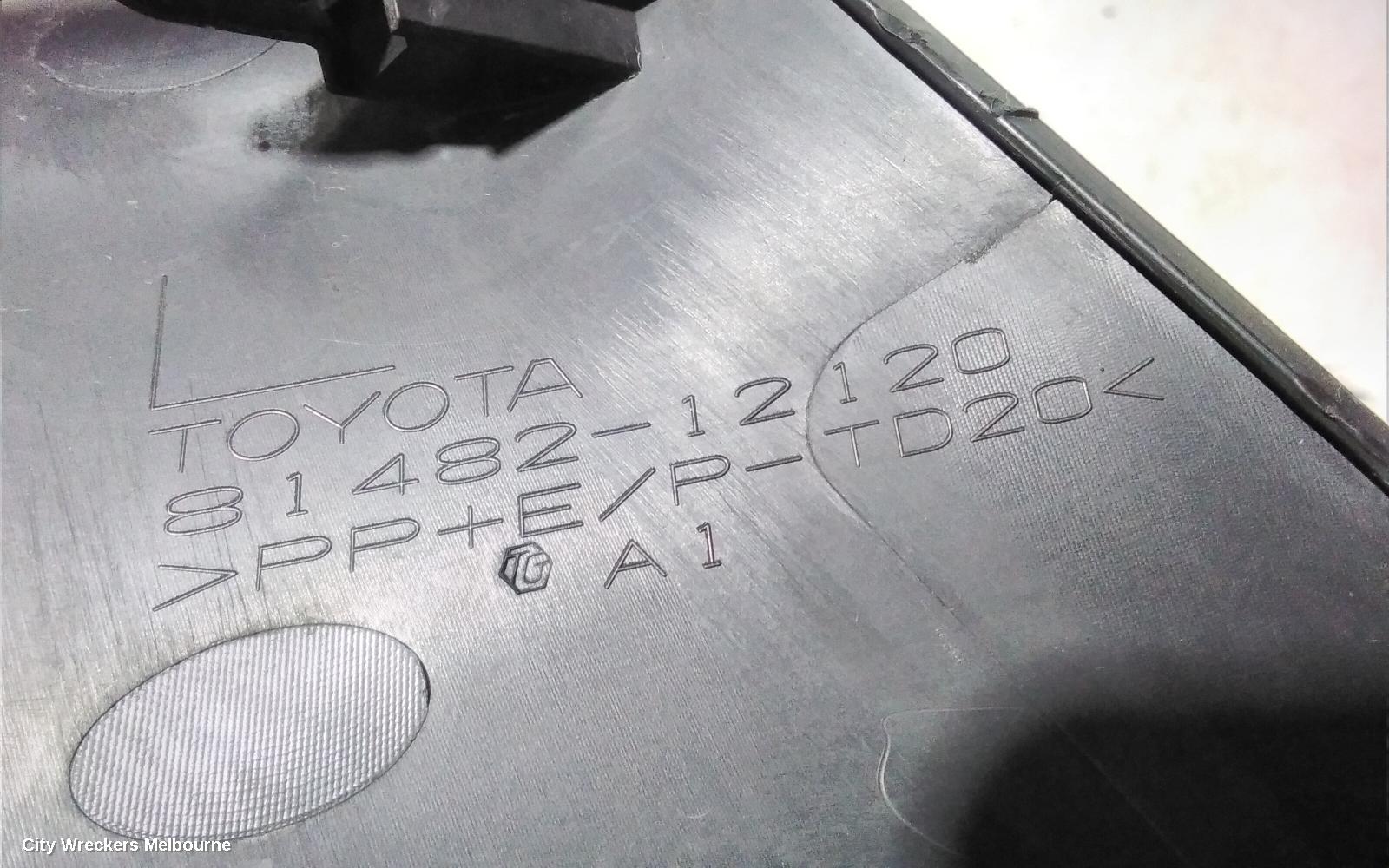 TOYOTA COROLLA LEFT INDICATOR/FOG/SIDE, BUMPER FOGLAMP, ZRE152R, HATCH, 11/2009 - 09/2012