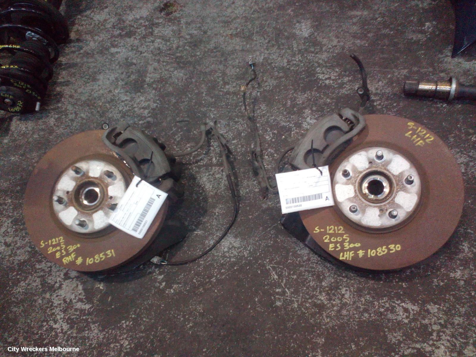 LEXUS ES300 (92-05) LEFT FRONT HUB ASSEMBLY, MCV30, ABS TYPE, 10/2001 - 12/2005