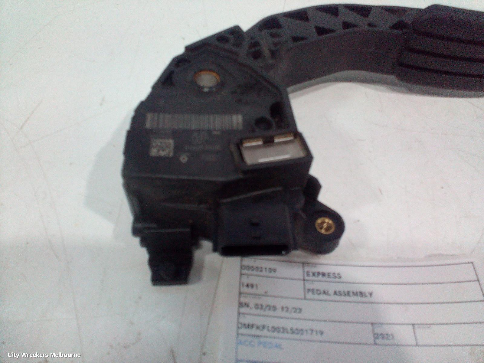 MITSUBISHI EXPRESS PEDAL ASSEMBLY, SN, ACCELERATOR PEDAL, 03/2020 - 12/2022
