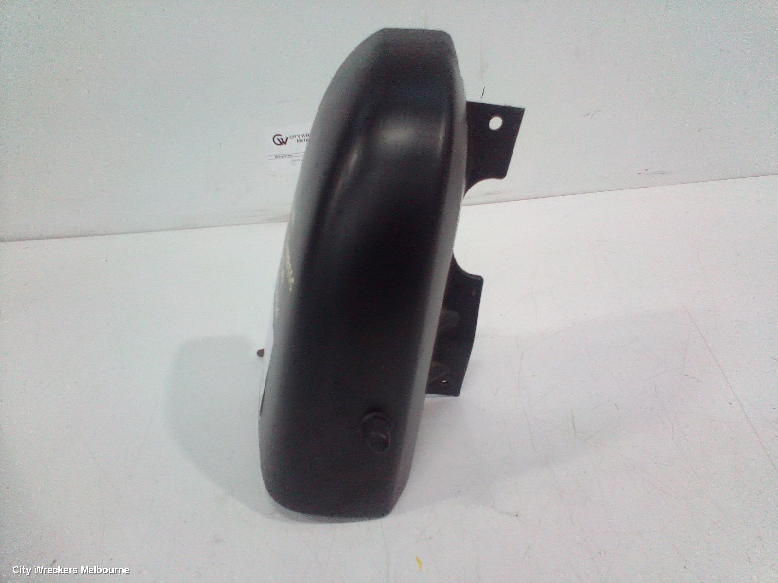MITSUBISHI EXPRESS, SN, 03/2020 - 12/2022, LHR TOP PLSTIC TRIM: 108626