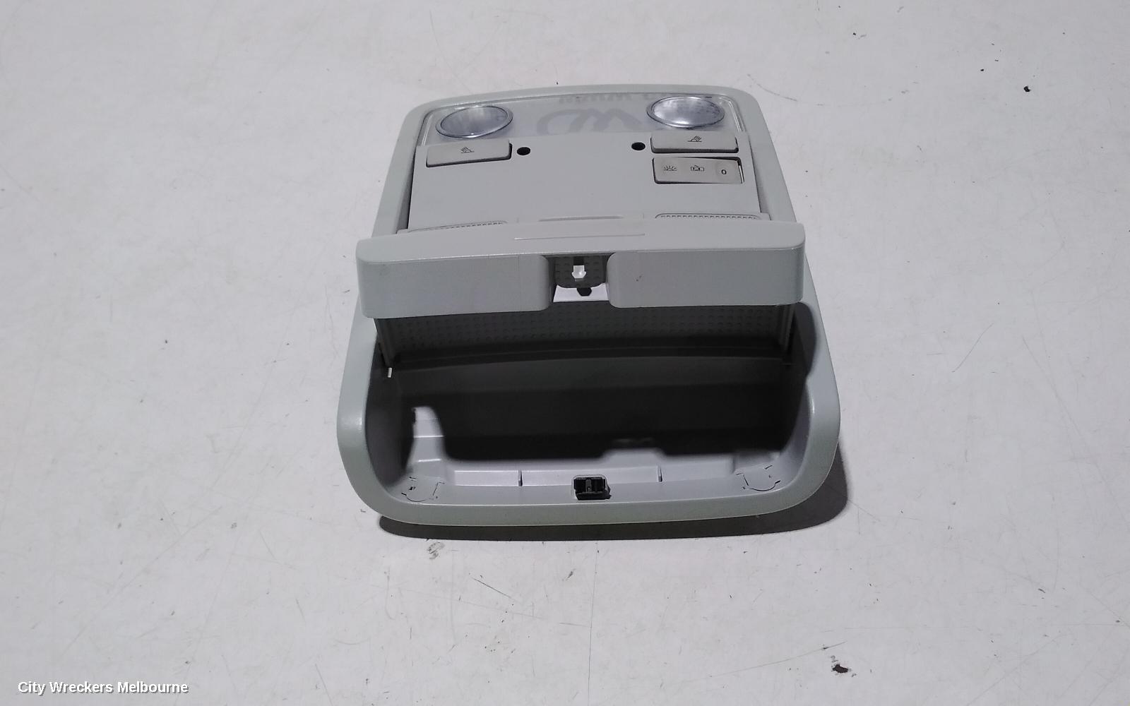 VOLKSWAGEN JETTA COURTESY LIGHT, FRONT (CENTRE), NON SUNROOF CONTROLS TYPE, 1B, 02/2011 - 10/2014
