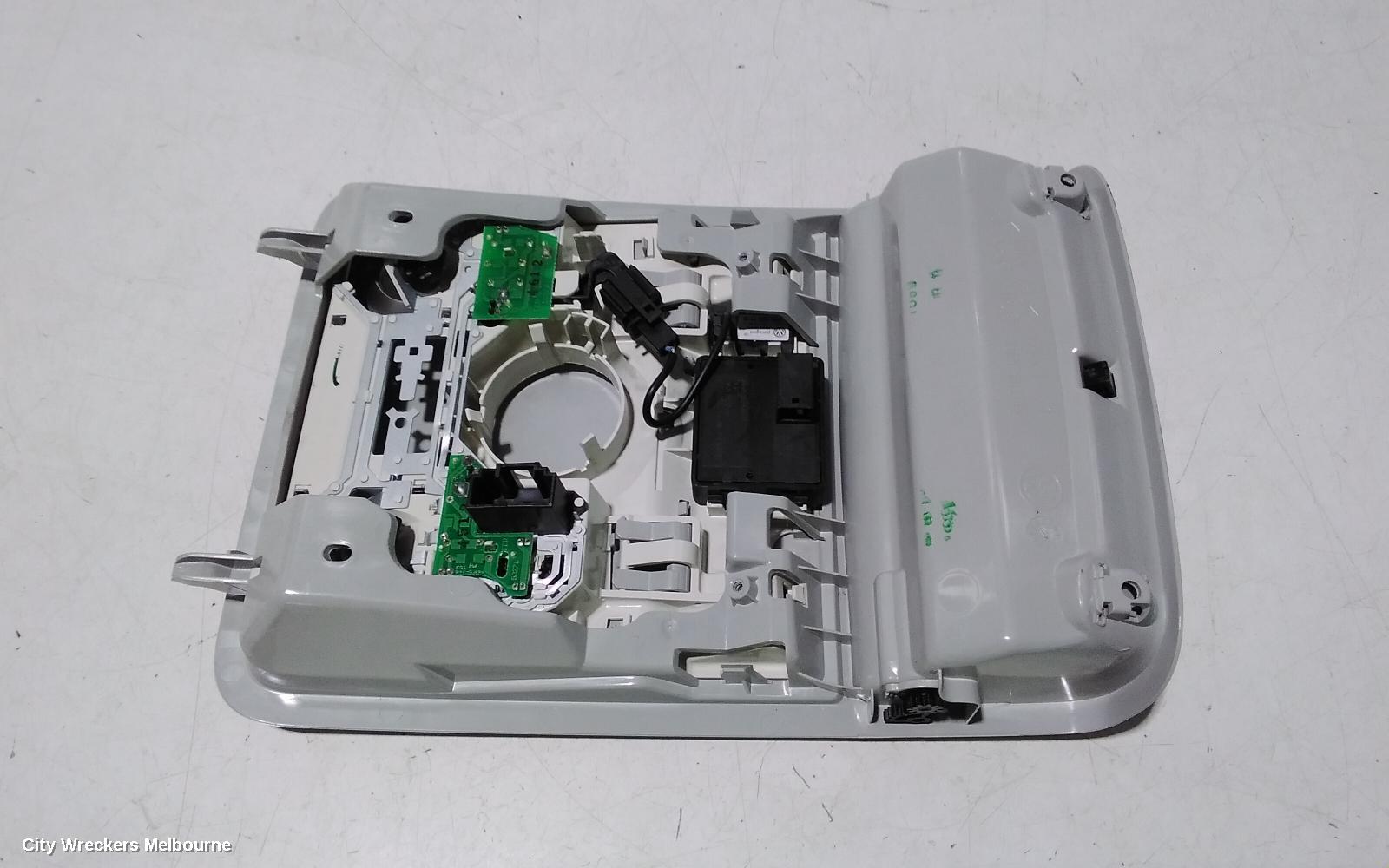 VOLKSWAGEN JETTA COURTESY LIGHT, FRONT (CENTRE), NON SUNROOF CONTROLS TYPE, 1B, 02/2011 - 10/2014