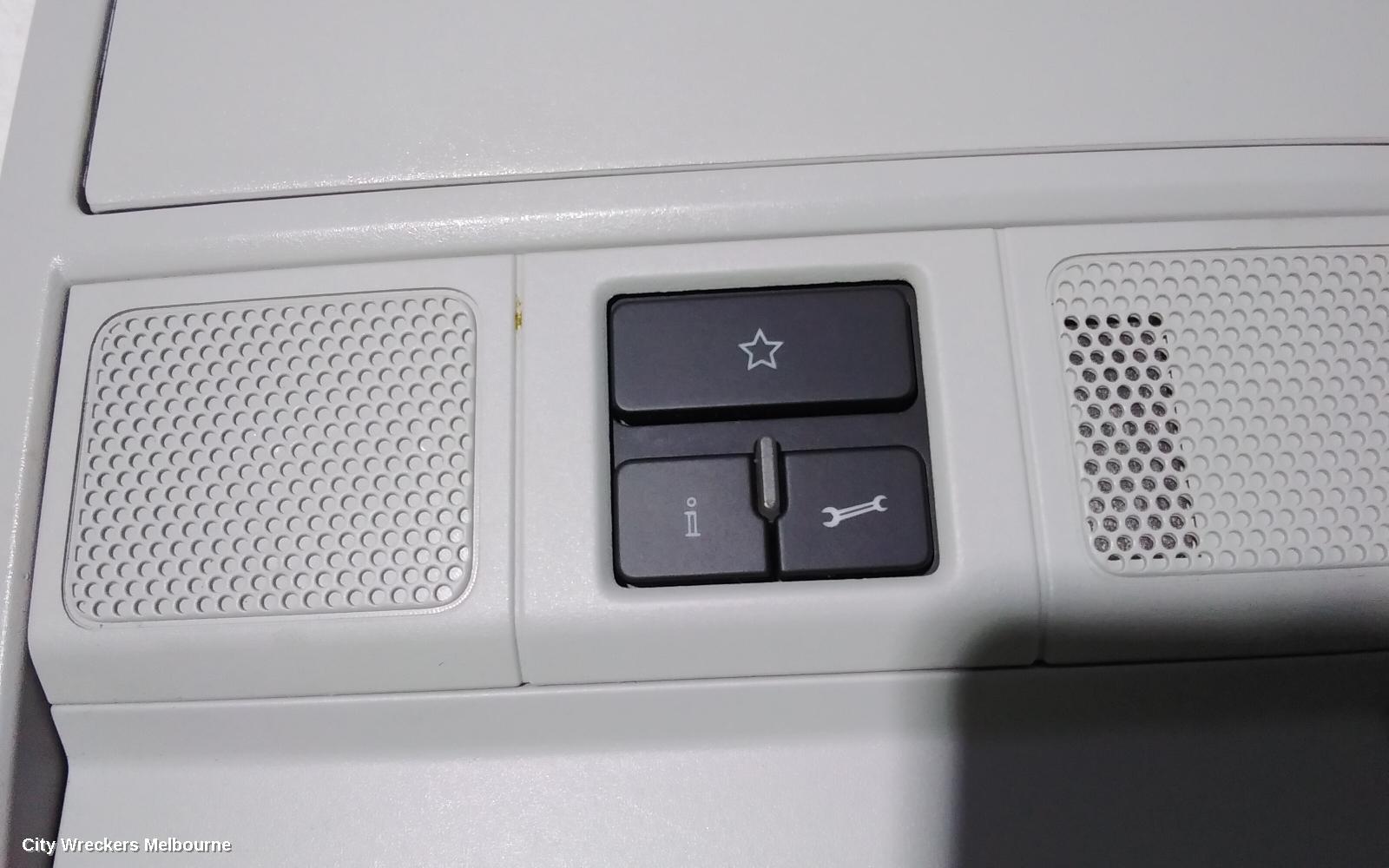 VOLKSWAGEN JETTA COURTESY LIGHT, FRONT (CENTRE), NON SUNROOF CONTROLS TYPE, 1B, 02/2011 - 10/2014