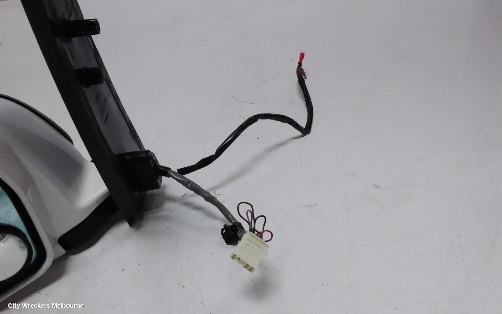 TOYOTA ESTIMA LEFT DOOR MIRROR, XR30/XR40, 7 WIRE, BIG PLUG, NATURAL BLACK, CLEAR GLASS, 03-06 (IMPORT)
