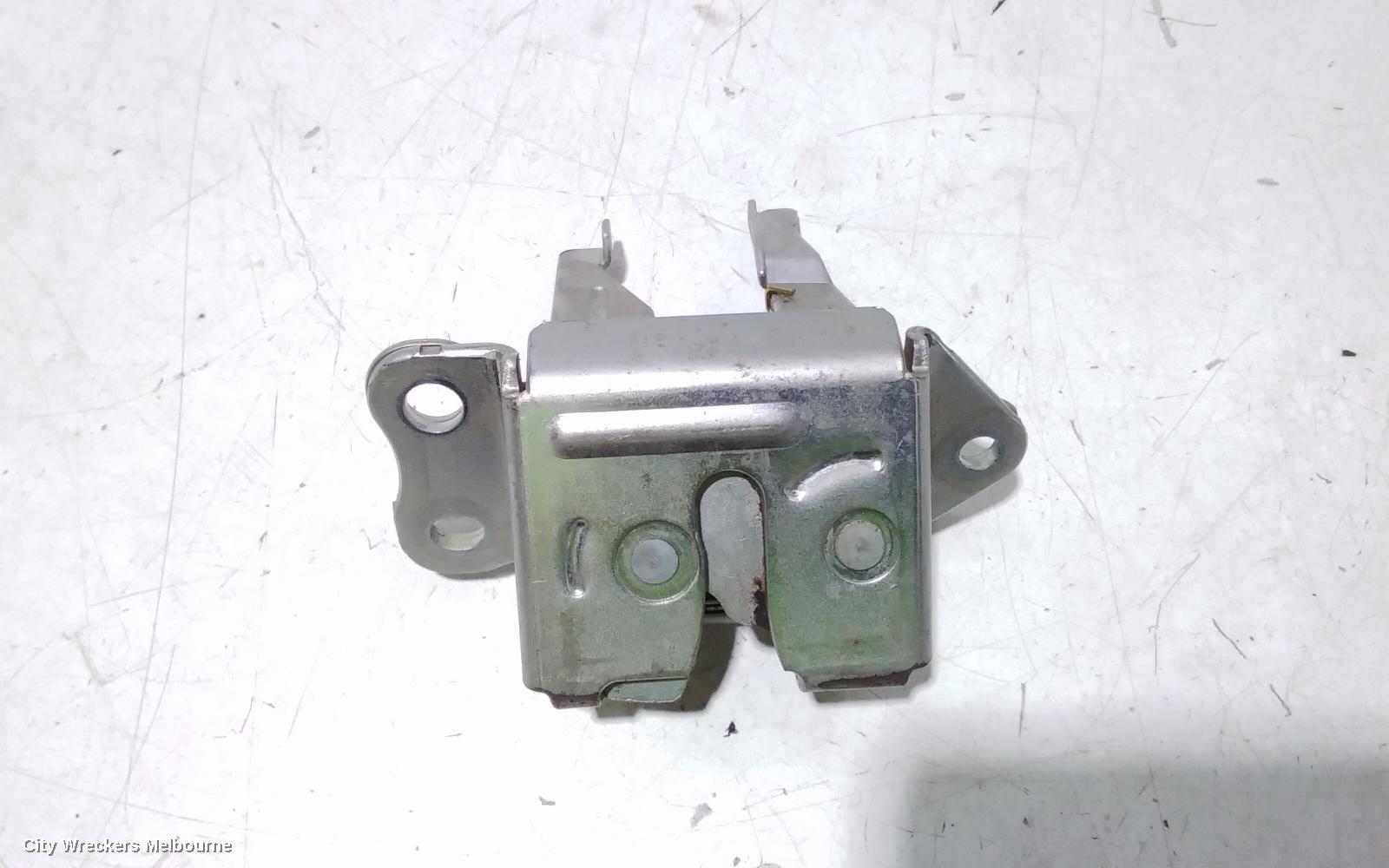 TOYOTA ECHO DOOR/BOOT/GATE LOCK, TAILGATE LOCK, 3DR/5DR HATCH, NON KEYLESS ENTRY TYPE, NCP10R, 10/1999 - 12/2002
