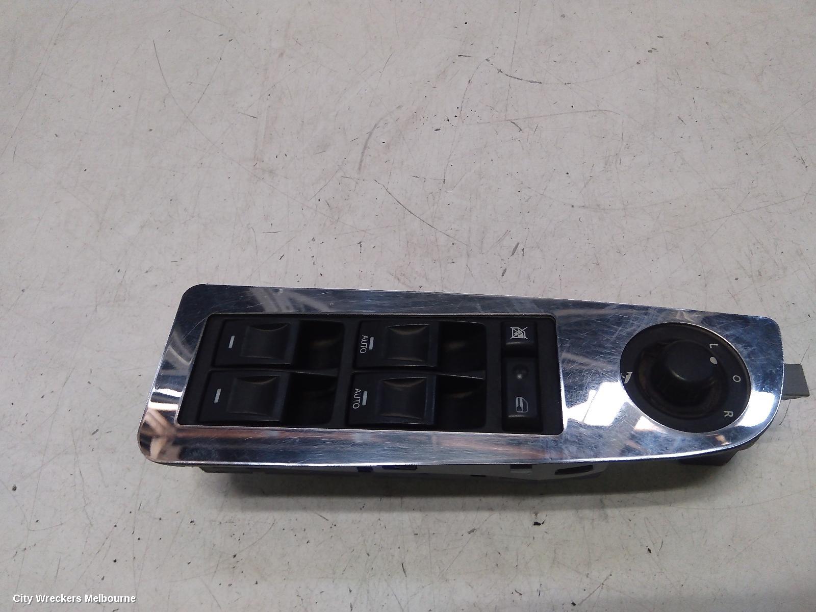 CHRYSLER 300C PWR DR WIND SWITCH, RH FRONT (MASTER SWITCH), NON ILLUMINATION, LH & RH FRONT AUTO WINDOWS, P/N 04602781AA, 11/2005 - 12/2011