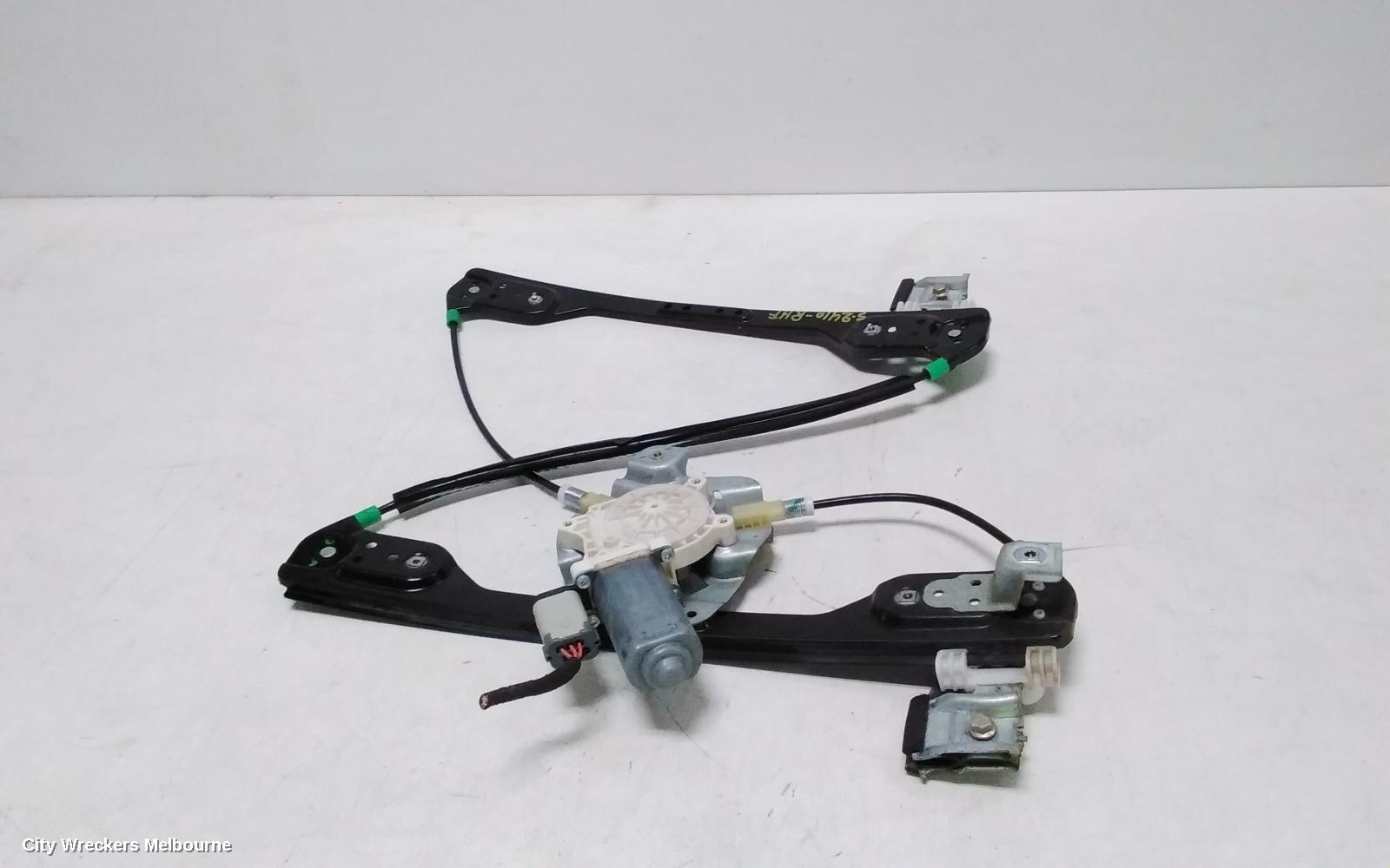 CHRYSLER 300C RIGHT FRONT WINDOW REG/MOTOR, POWER, 01/2005 ONWARDS