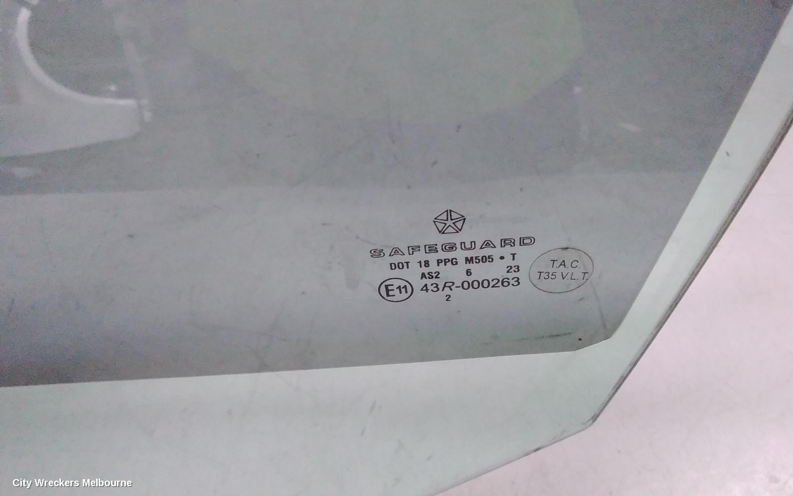 CHRYSLER 300C LEFT FRONT DOOR WINDOW, 11/2005 - 12/2011