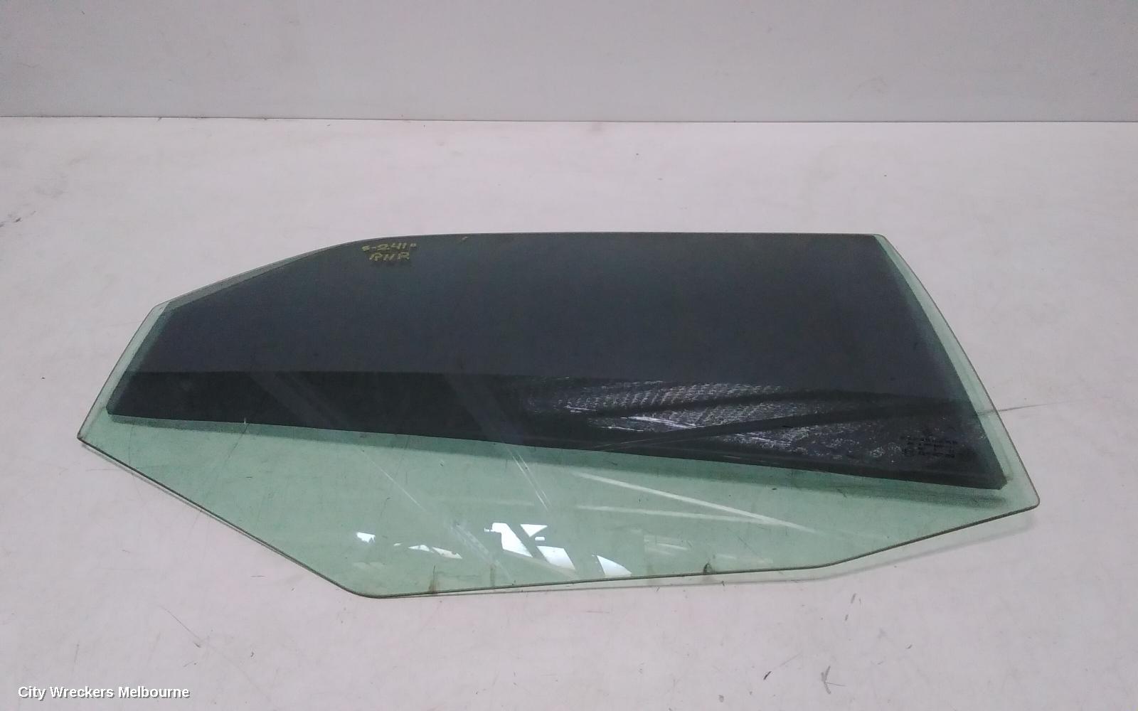CHRYSLER 300C RIGHT REAR DOOR WINDOW, 11/2005 - 12/2011