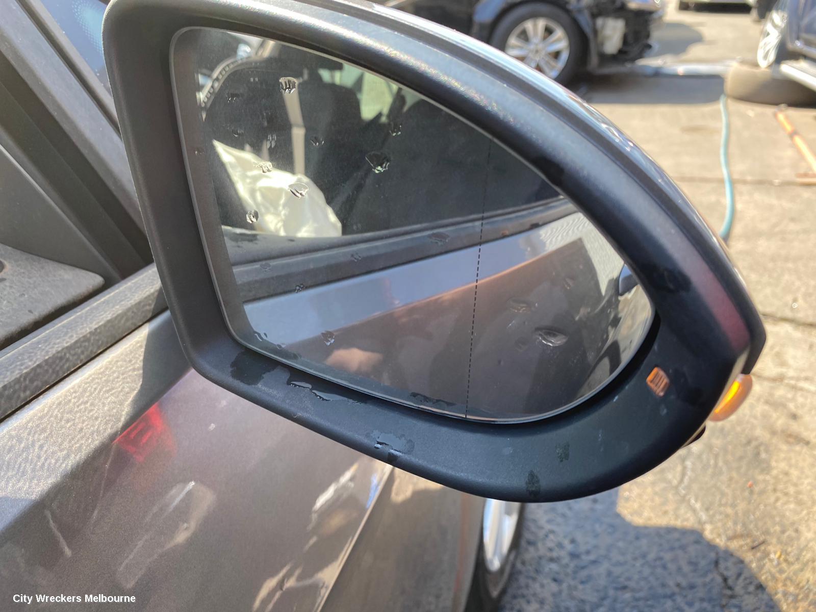 VOLKSWAGEN GOLF RIGHT TAILLIGHT, GEN 7, HATCH, 03/2013 - 03/2017