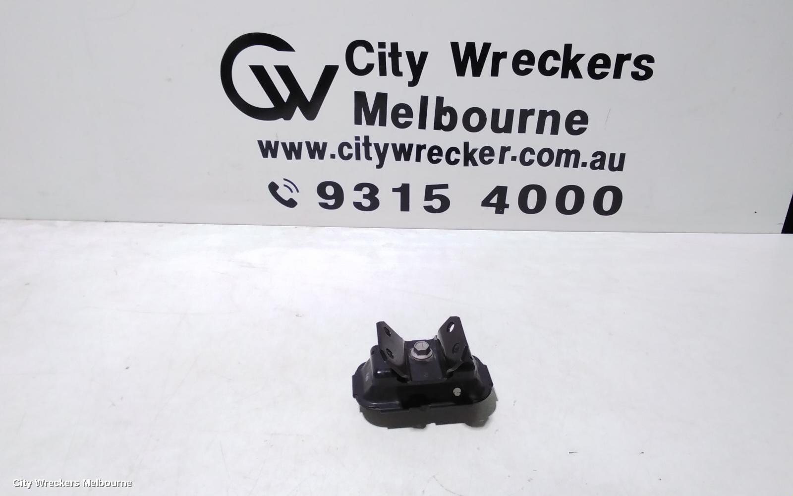 TOYOTA HIACE MOUNT, 300 SERIES, 02/2019 ONWARDS
