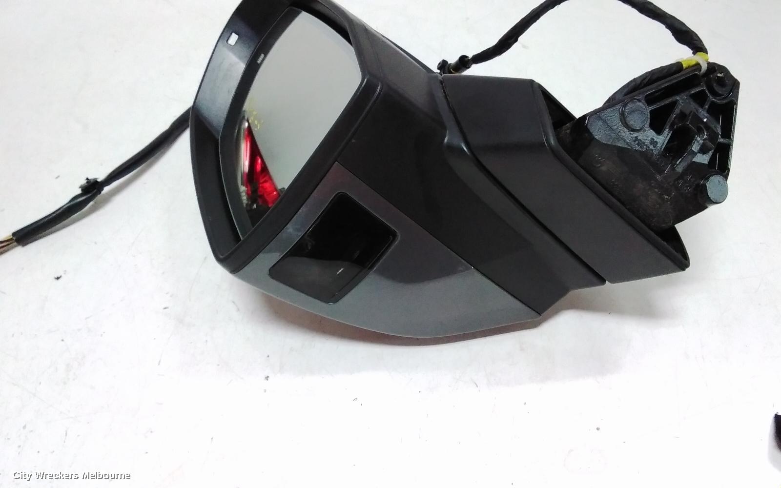 AUDI Q7 RIGHT DOOR MIRROR, 4M, POWER FOLD, W/ LANE ASSIST, NON CAMERA TYPE, 09/2015 - 03/2020