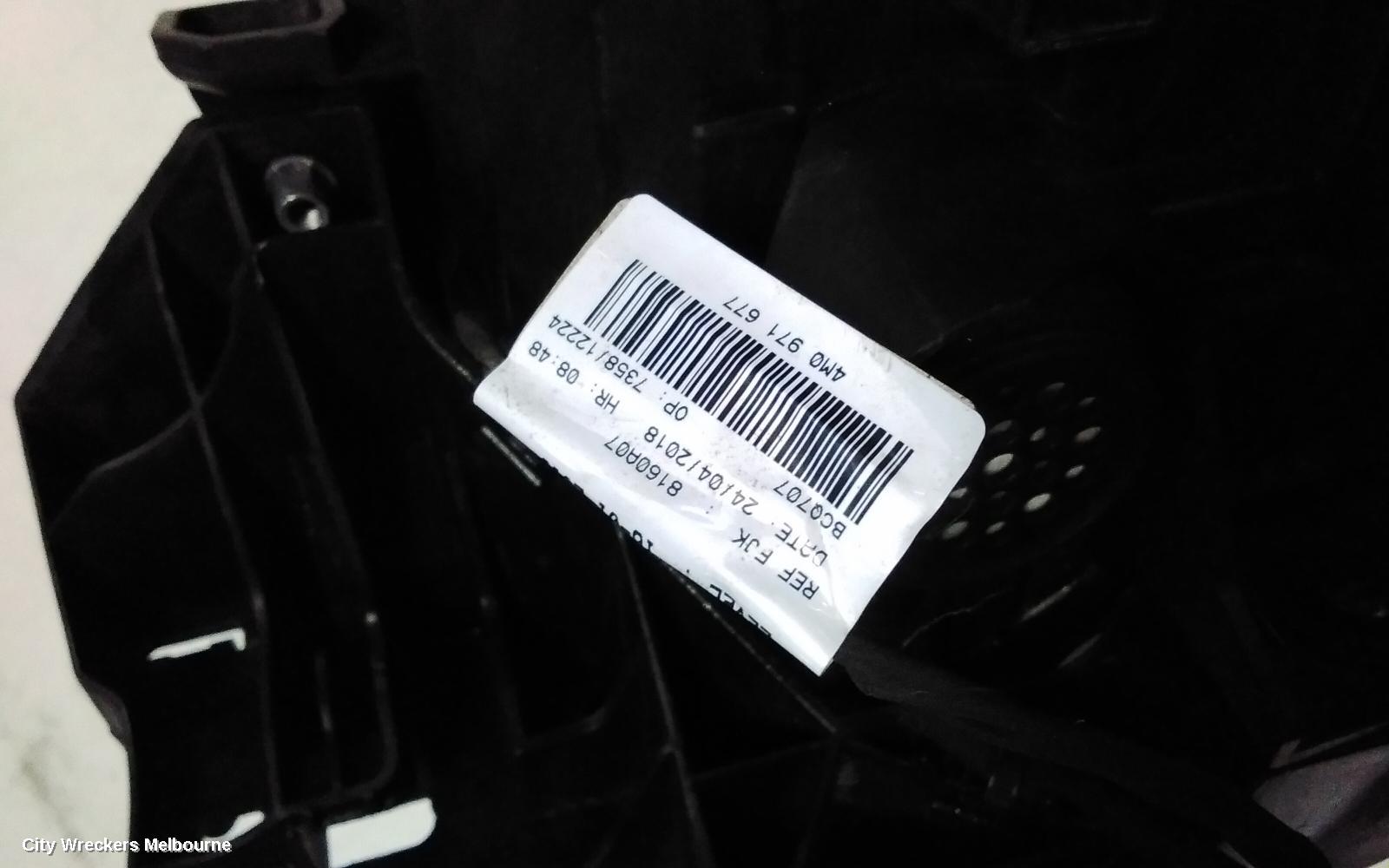 AUDI Q7 RIGHT HEADLAMP, 4M, LED, NON MATRIX TYPE, 09/2015 - 03/2020