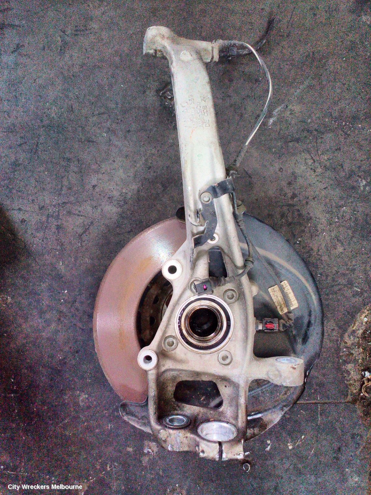 AUDI Q7 LEFT FRONT HUB ASSEMBLY, 4M, 07/2015 ONWARDS