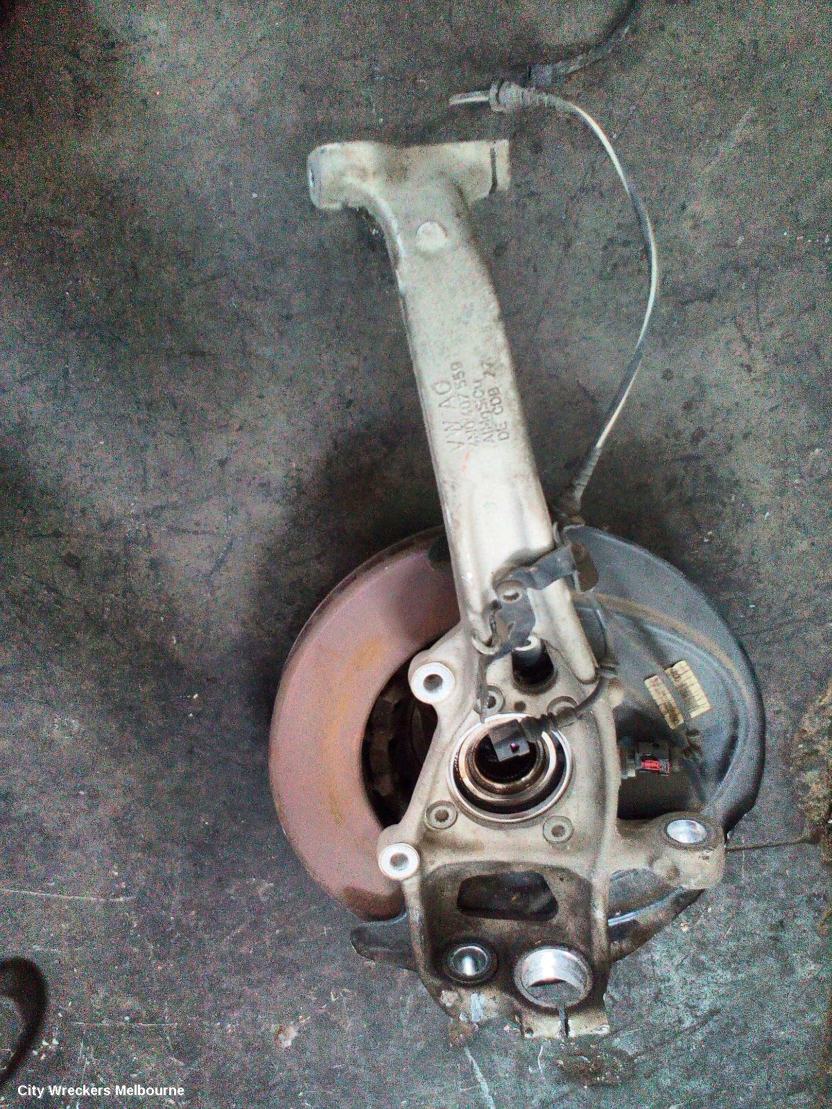 AUDI Q7 LEFT FRONT HUB ASSEMBLY, 4M, 07/2015 ONWARDS