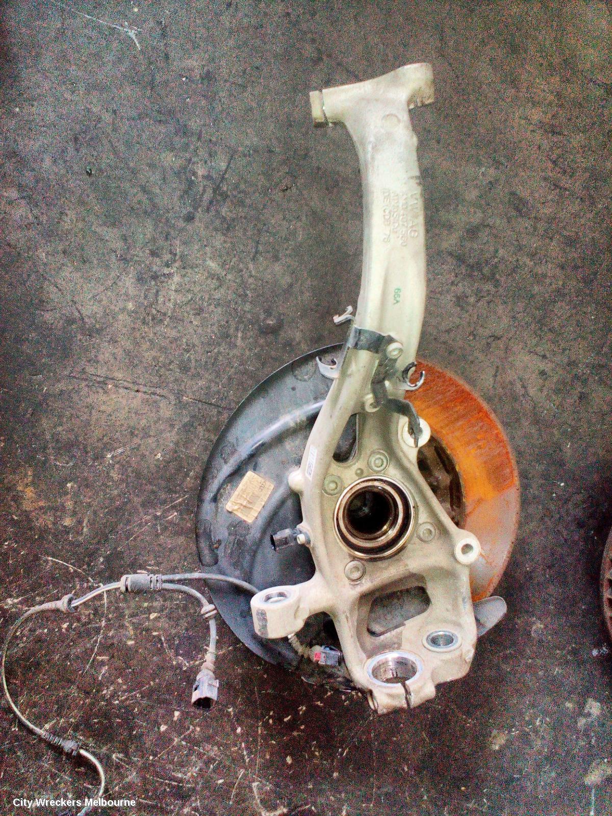 AUDI Q7 RIGHT FRONT HUB ASSEMBLY, 4M, 07/2015 ONWARDS