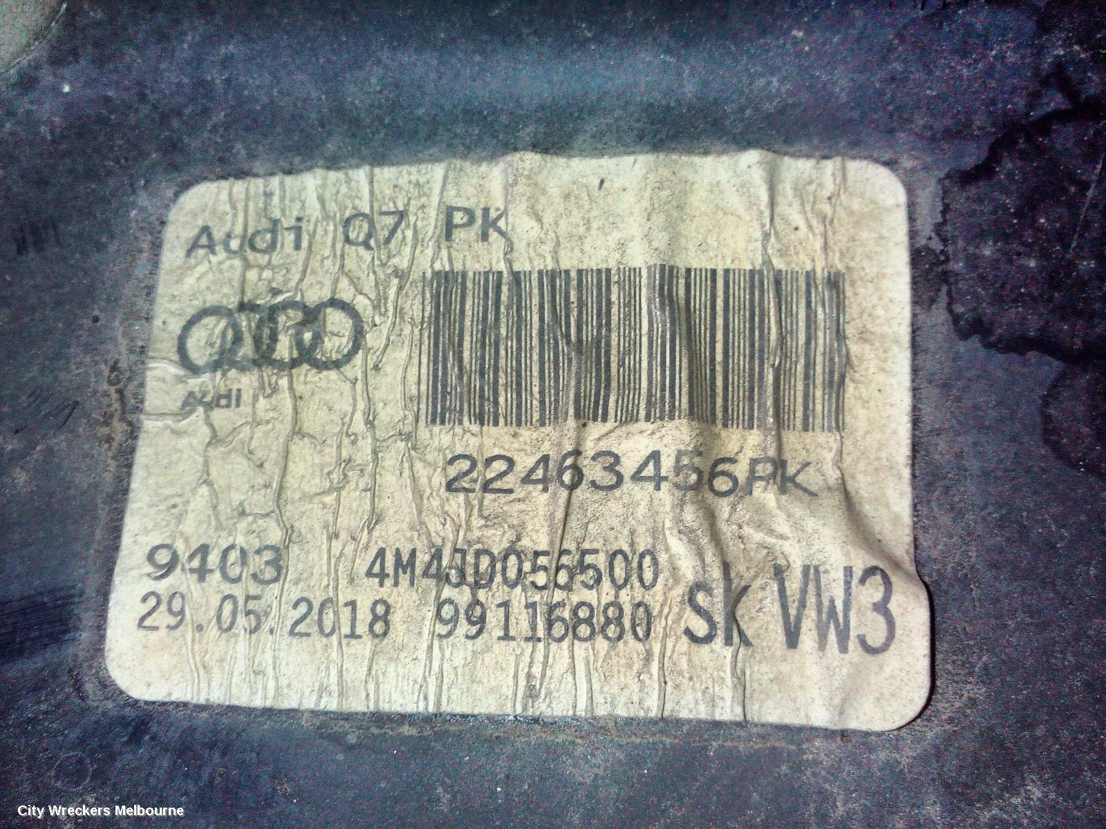 AUDI Q7 RIGHT FRONT HUB ASSEMBLY, 4M, 07/2015 ONWARDS