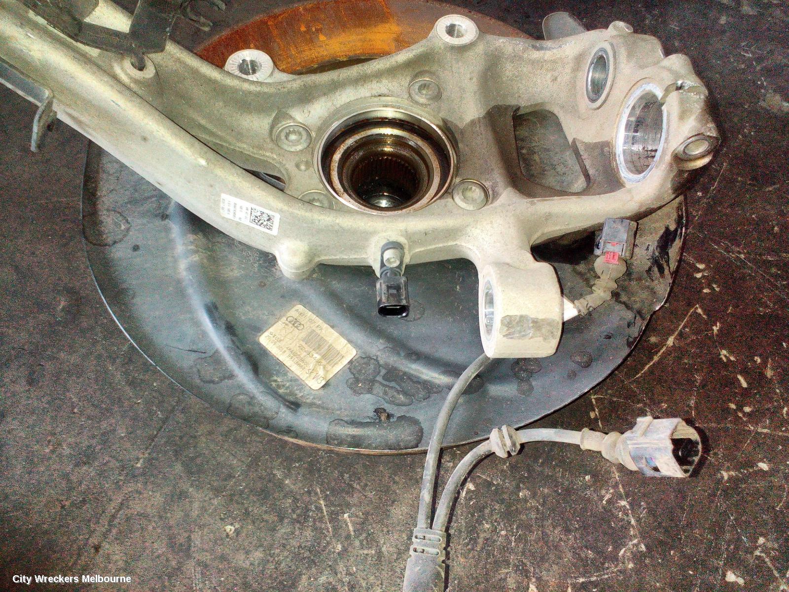 AUDI Q7 RIGHT FRONT HUB ASSEMBLY, 4M, 07/2015 ONWARDS