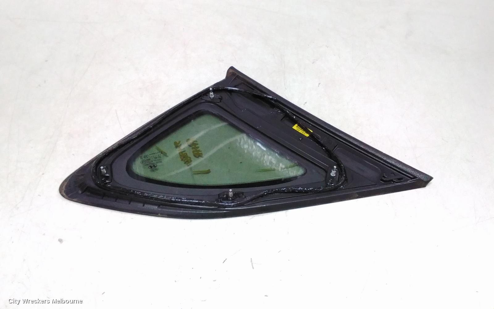 HYUNDAI TUCSON RIGHT REAR SIDE GLASS, TL, BLACK TRIM TYPE, 07/2015 - 01/2021