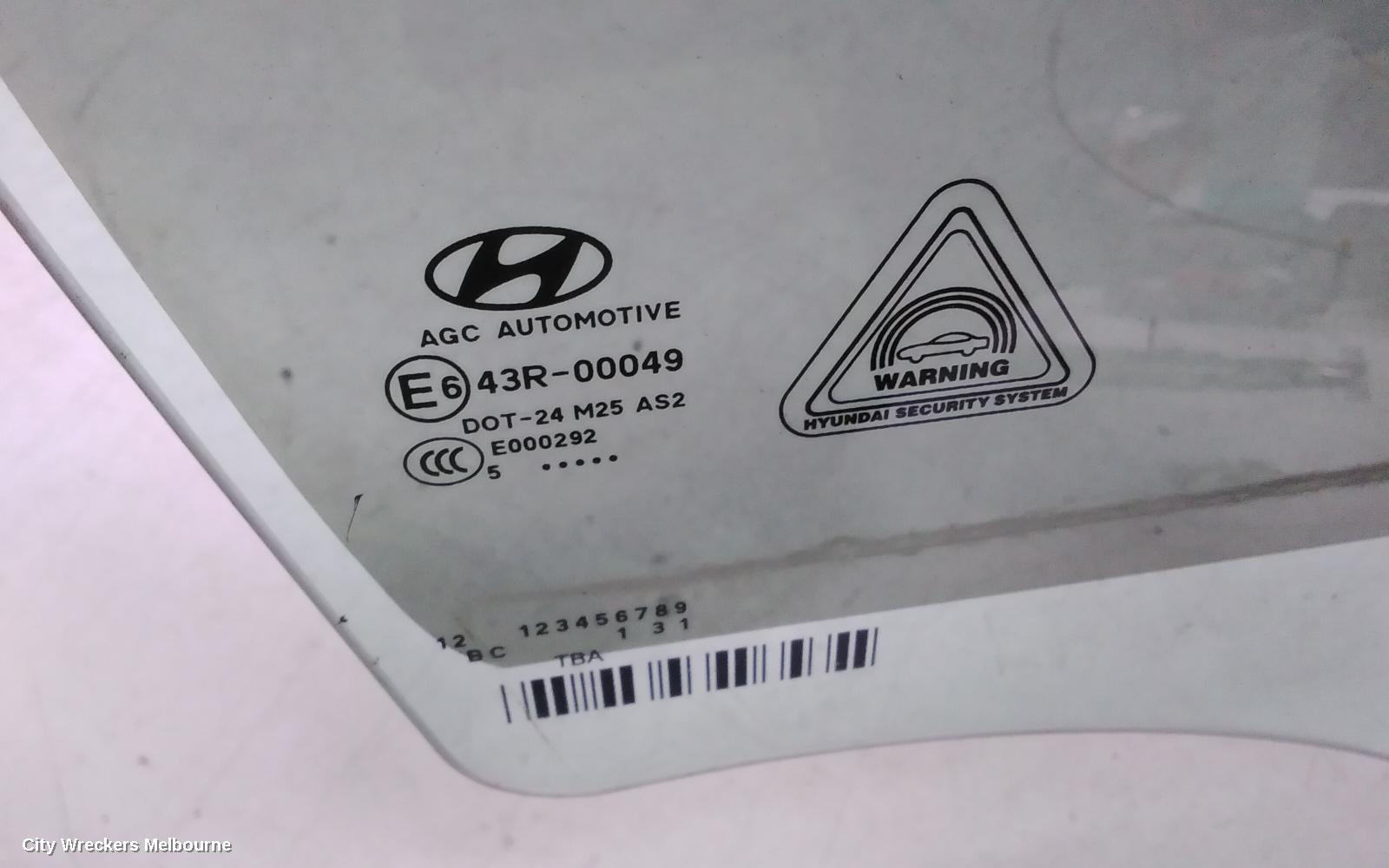 HYUNDAI TUCSON RIGHT FRONT DOOR WINDOW, TL, 07/2015 - 01/2021