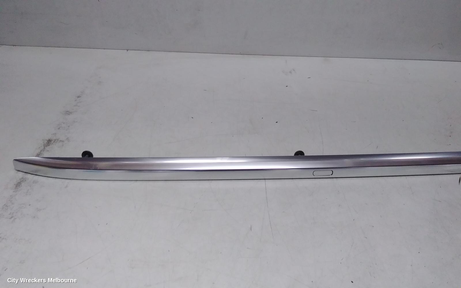AUDI Q7 ROOF RAIL