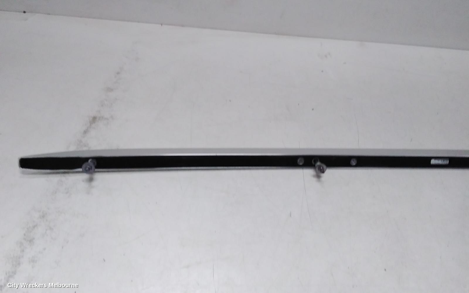 AUDI Q7 ROOF RAIL
