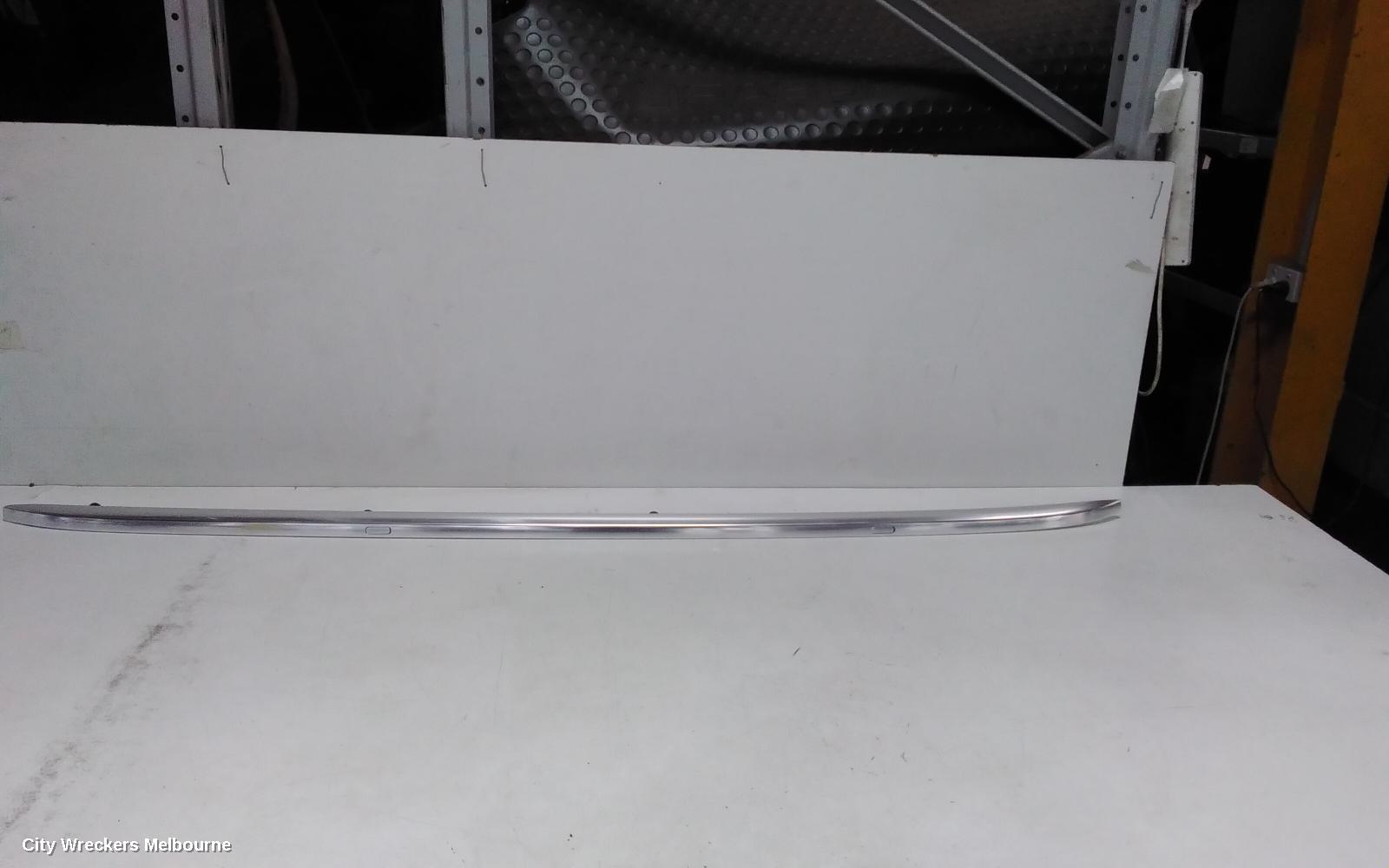 AUDI Q7 ROOF RAIL