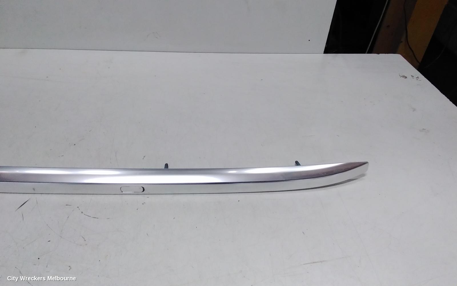 AUDI Q7 ROOF RAIL