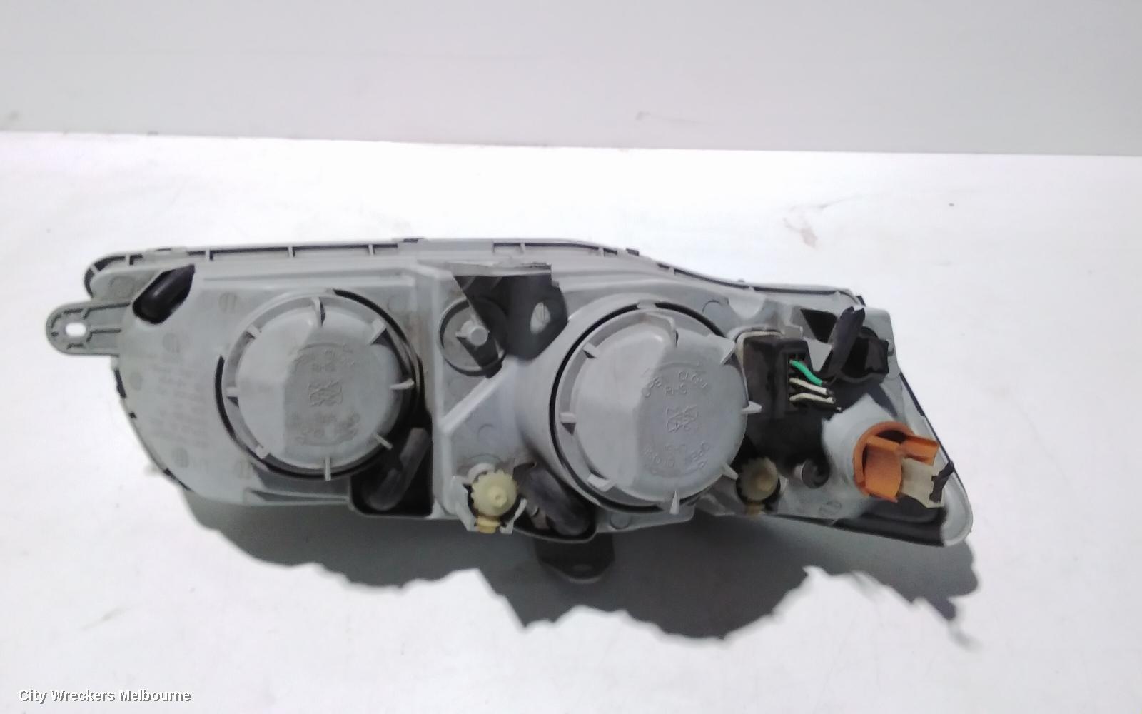 HOLDEN COMMODORE LEFT HEADLAMP, VY2, BERLINA, 08/2003 - 08/2004