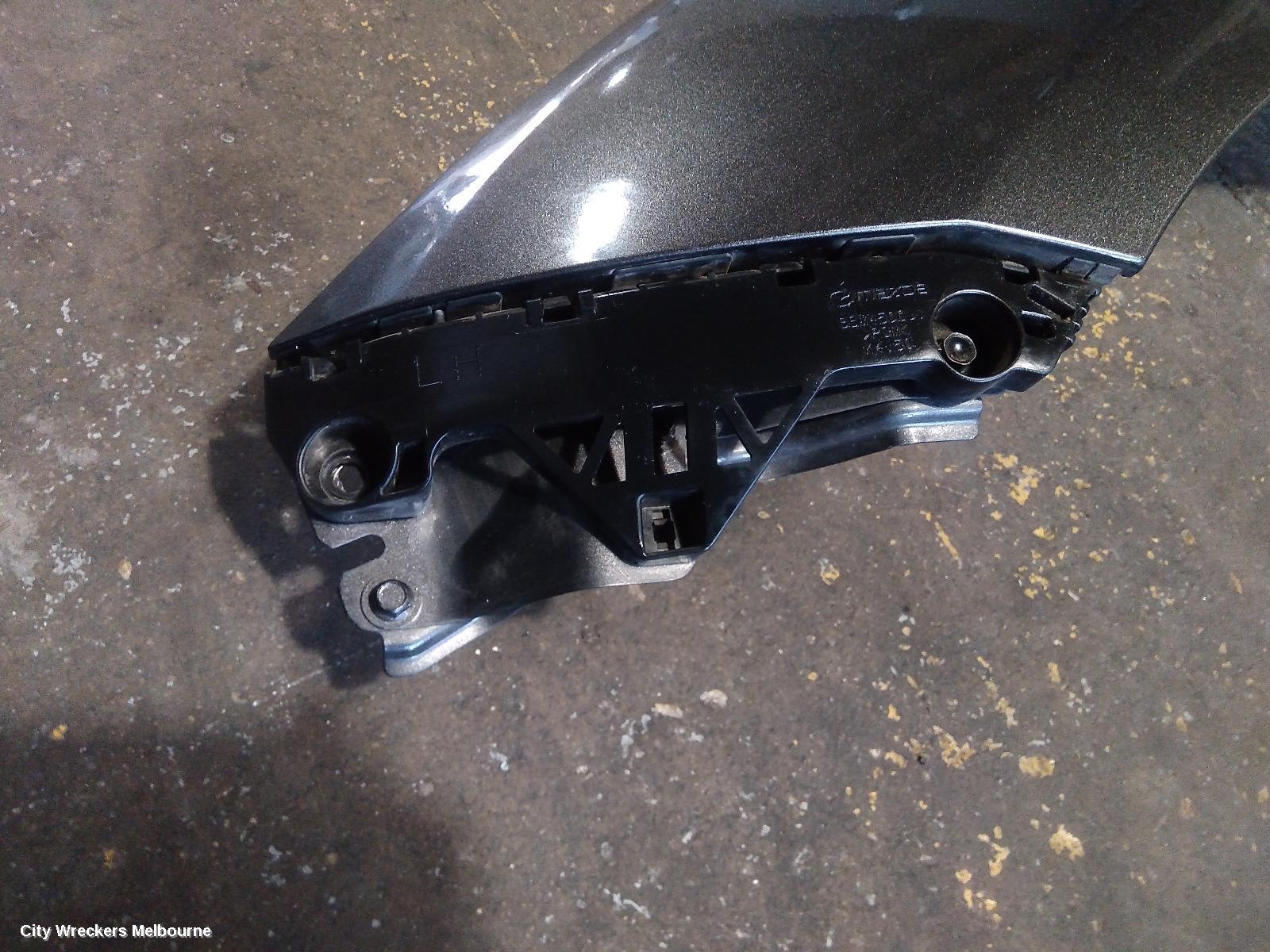MAZDA 3 LEFT GUARD, BL, W/ REPEATER, NON SKIRT TYPE, NEO/MAXX, 04/2009 - 10/2013