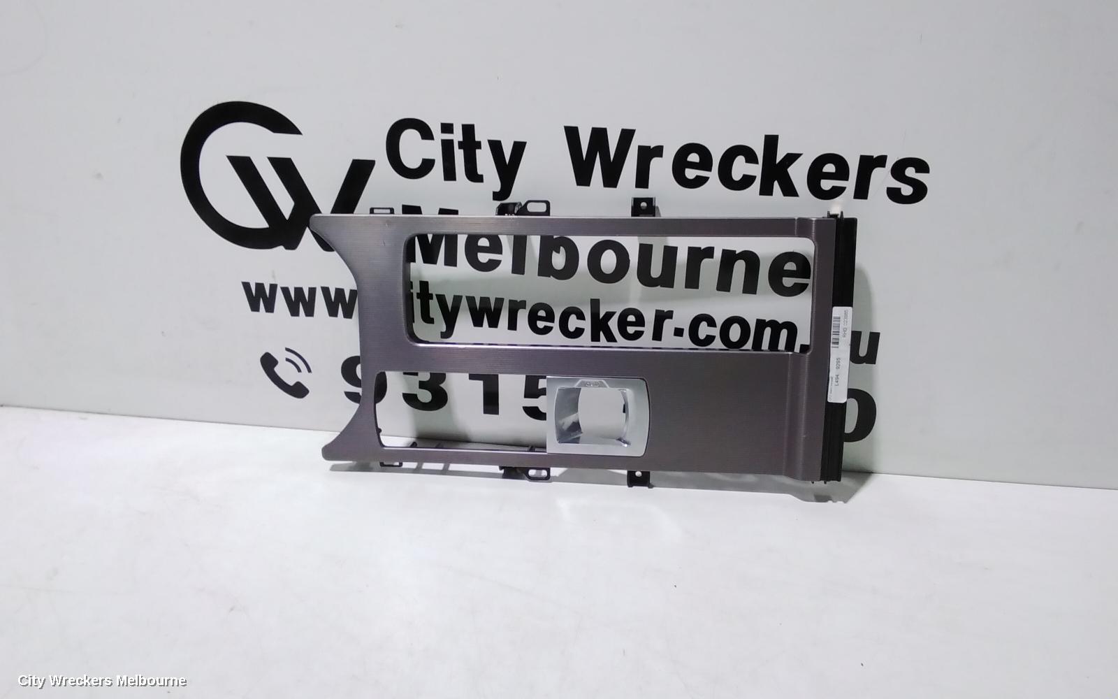 LAND ROVER RANGEROVER SPORT, L494, 12/2013 - 04/2022, GEAR LAVER TOP TRIM : 109007