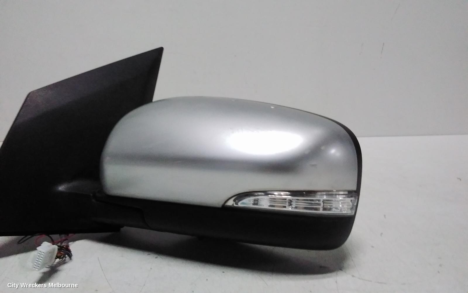 RENAULT KALEOS LEFT DOOR MIRROR, H45, MANUAL FOLD, COLOUR CODED TYPE, NON HEATED & NON BLIND SPOT TYPE, 09/2013 - 04/2016