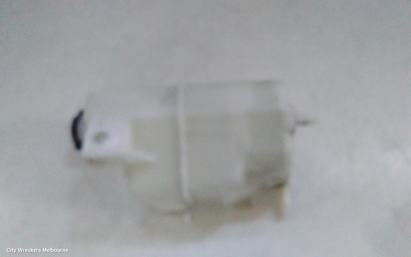MAZDA 2 OVERFLOW BOTTLE, DE SERIES, 09/2007 - 09/2014