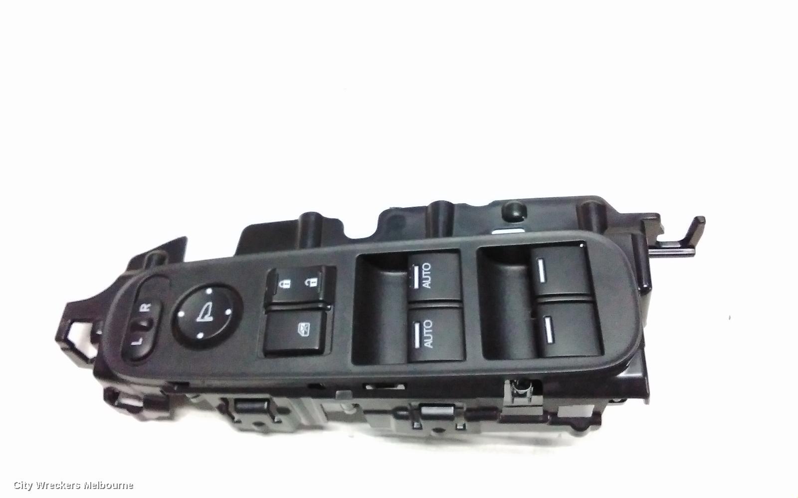 HONDA HRV PWR DR WIND SWITCH, RH FRONT (MASTER SWITCH), AUTO TYPE (TWO WINDOWS), RU5, 12/2014 - 10/2021