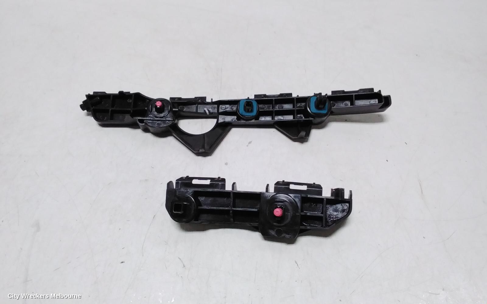 TOYOTA RAV4, XA40, 12/2012 - 12/2018, RHR BAR BRAKET: 109131