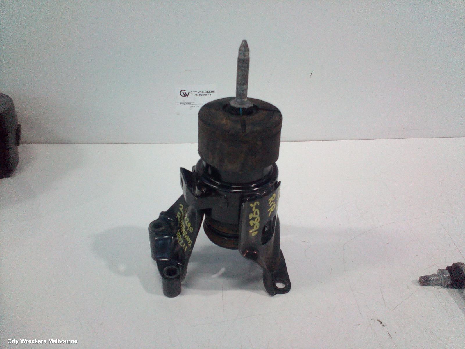 NISSAN PATHFINDER MOUNT, R52, 06/2013 - 04/2021