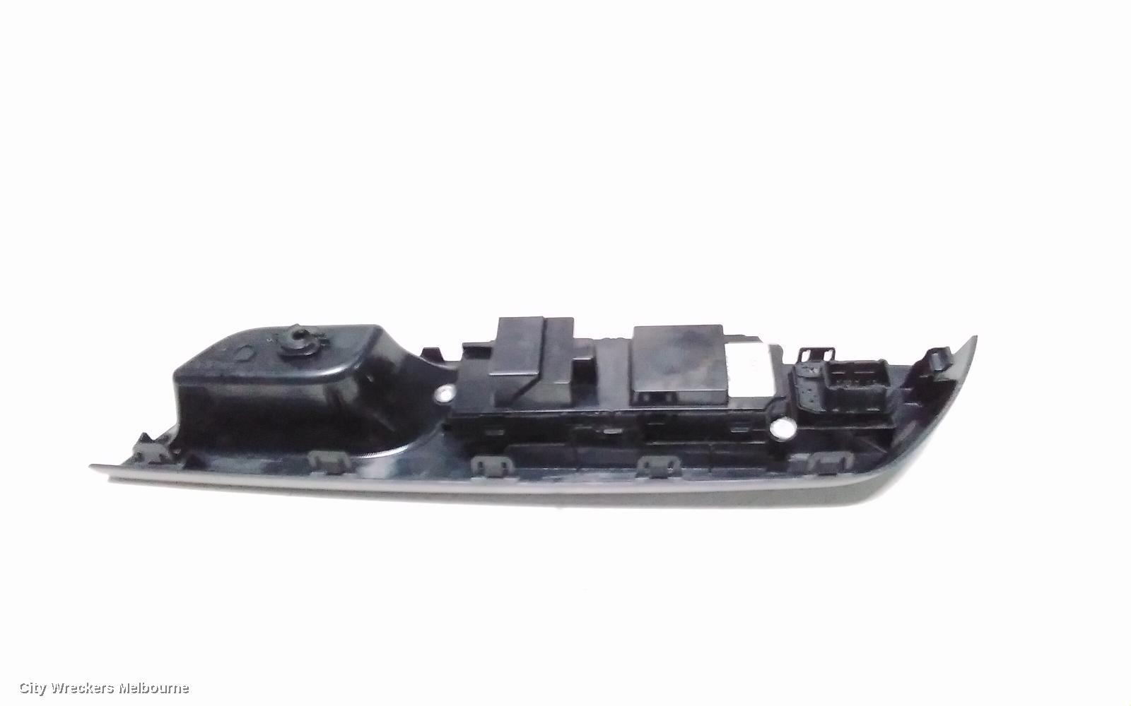 SUZUKI SWIFT PWR DR WIND SWITCH, RH FRONT (MASTER SWITCH), FZ, 18 PIN TYPE, 08/2010 - 03/2017
