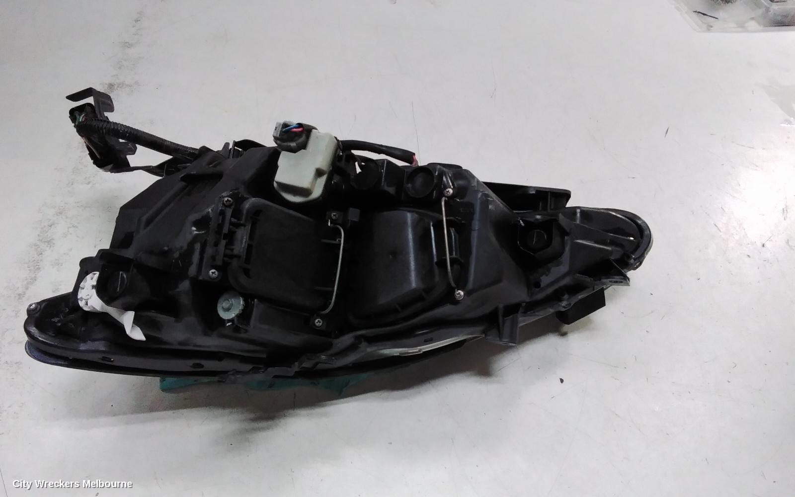 LEXUS IS250/IS250C RIGHT HEADLAMP, IS250, GSE20R, HALOGEN TYPE, 10/2010 - 06/2013