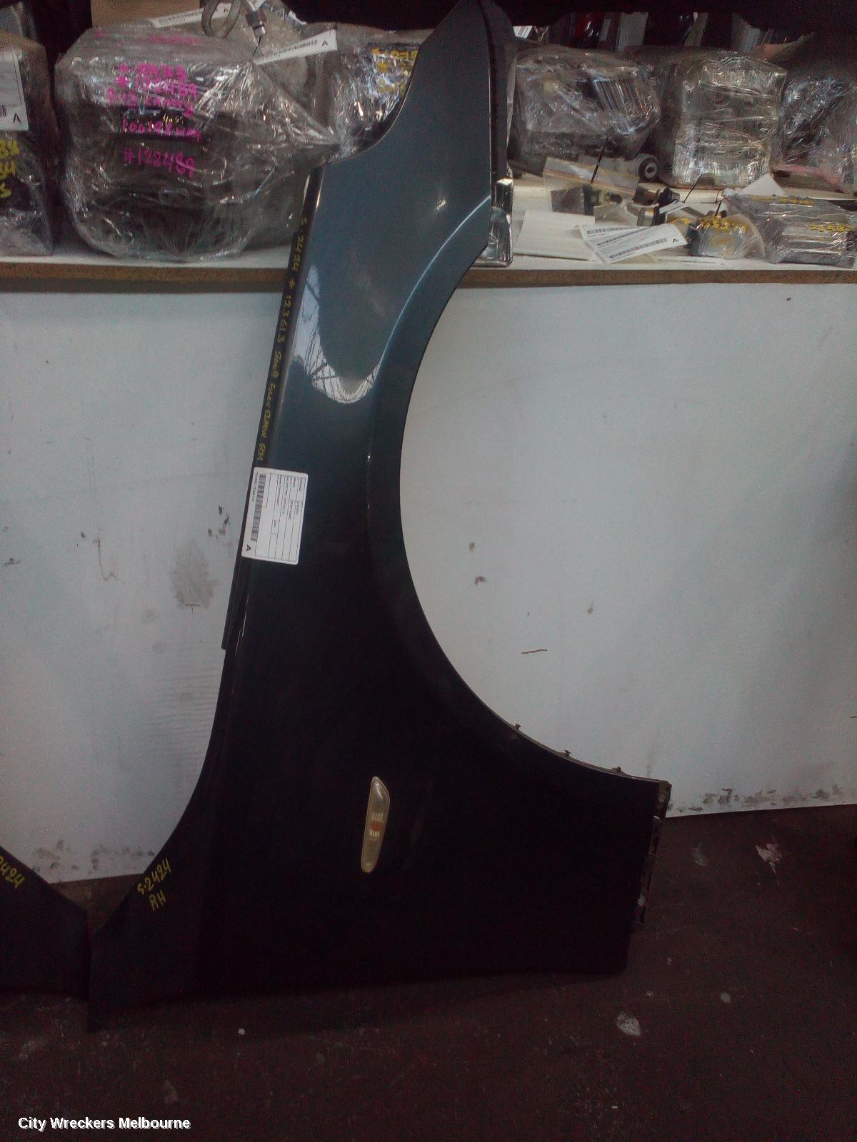 BMW 5 SERIES RIGHT GUARD, E60, STD TYPE, 10/2003 - 04/2010