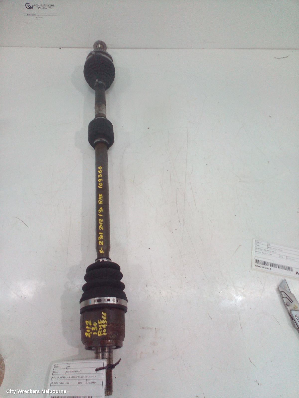 HYUNDAI I30 RIGHT DRIVESHAFT, AUTO T/M, PETROL, 1.8, 5DR HATCH, GD, 03/2012 - 02/2017