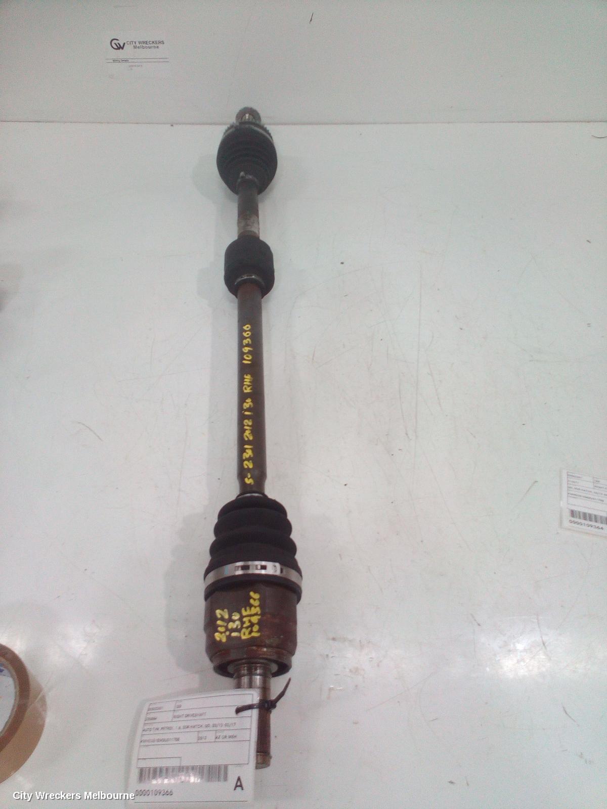 HYUNDAI I30 RIGHT DRIVESHAFT, AUTO T/M, PETROL, 1.8, 5DR HATCH, GD, 03/2012 - 02/2017