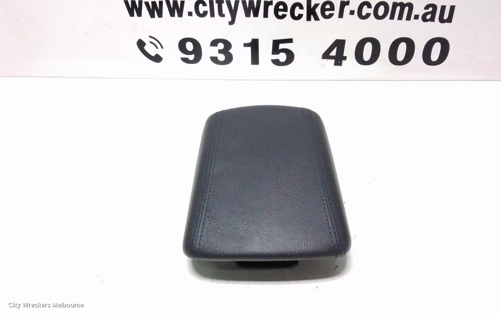 HYUNDAI TUCSON CONSOLE, CONSOLE LID ONLY, TL, W/ PARK BRAKE LEVER, 06/2015 - 01/2021