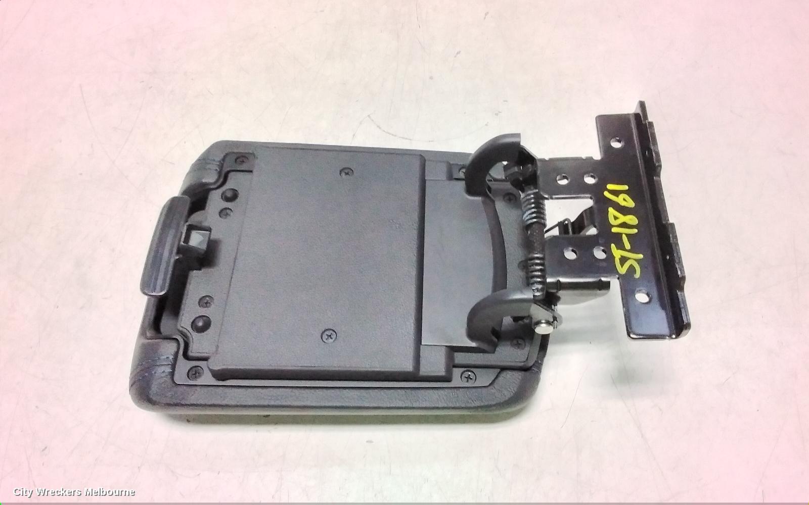 HYUNDAI TUCSON CONSOLE, CONSOLE LID ONLY, TL, W/ PARK BRAKE LEVER, 06/2015 - 01/2021