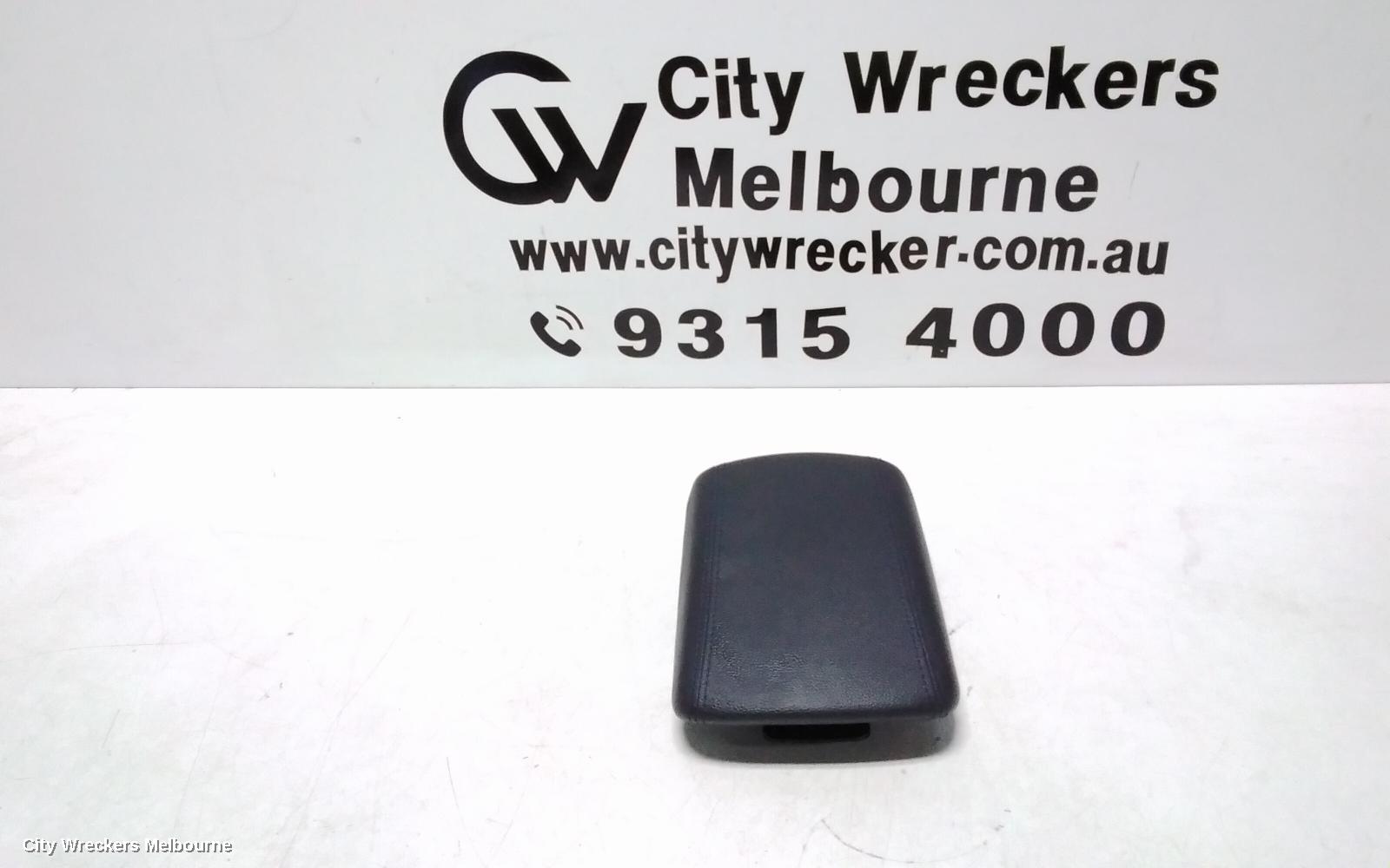 HYUNDAI TUCSON CONSOLE, CONSOLE LID ONLY, TL, W/ PARK BRAKE LEVER, 06/2015 - 01/2021