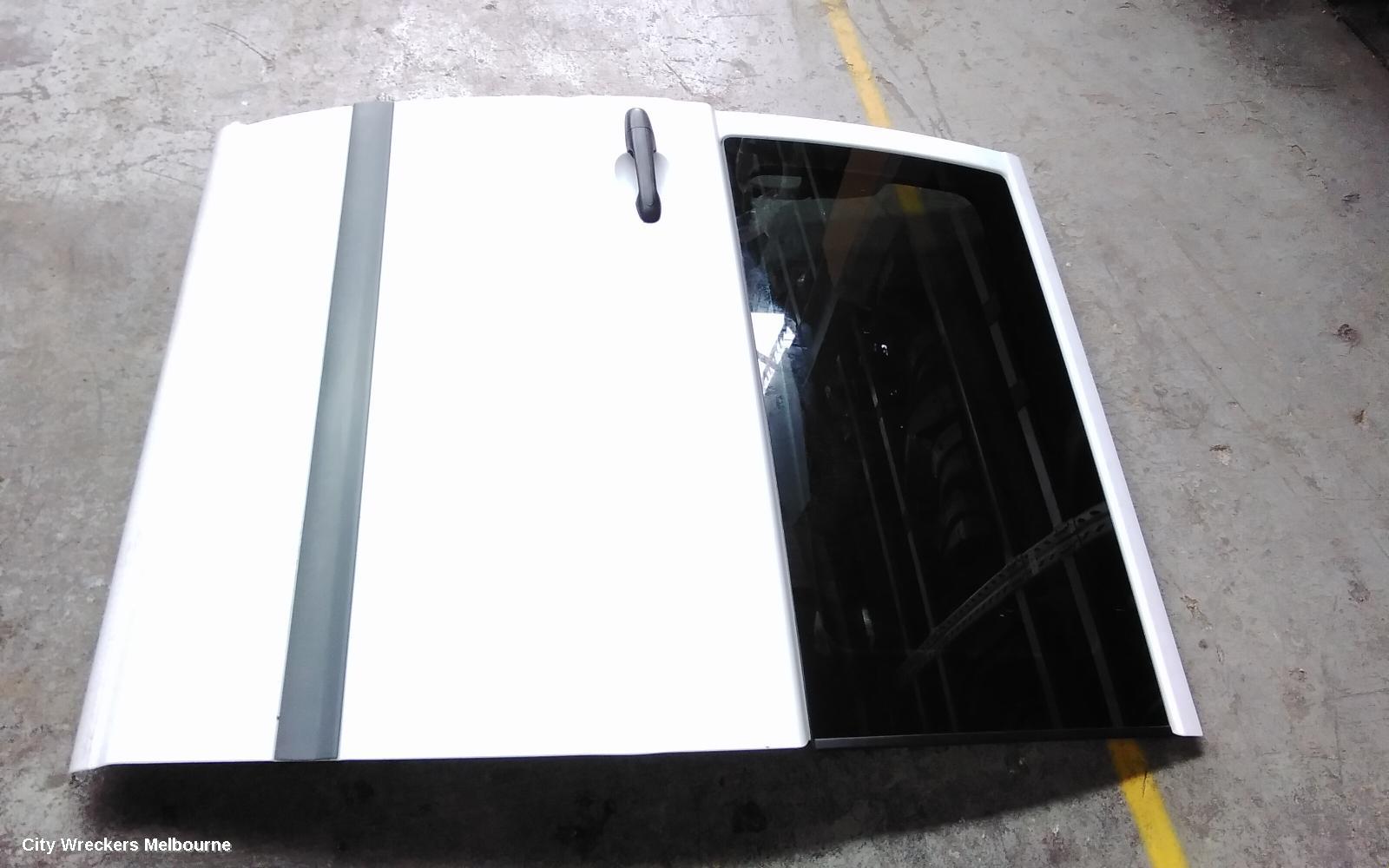MERCEDES VITO LEFT REAR DOOR/SLIDING, 639, SLIDING, GLASS TYPE, 04/2004 - 02/2015