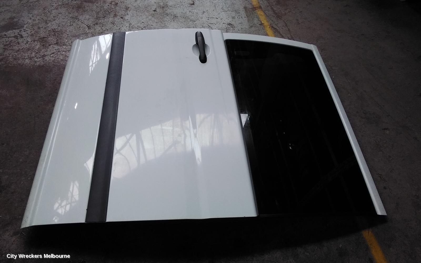 MERCEDES VITO LEFT REAR DOOR/SLIDING, 639, SLIDING, GLASS TYPE, 04/2004 - 02/2015