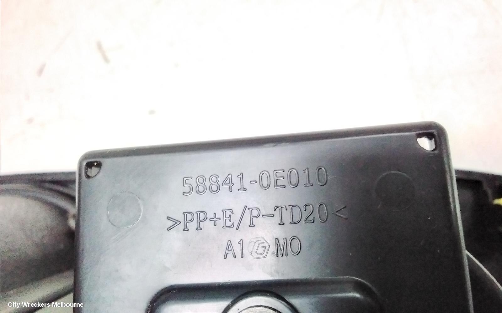TOYOTA KLUGER, XU50 SERIES, 03/2014 - 02/2021, CENTRE CUP HOLDER: 109467