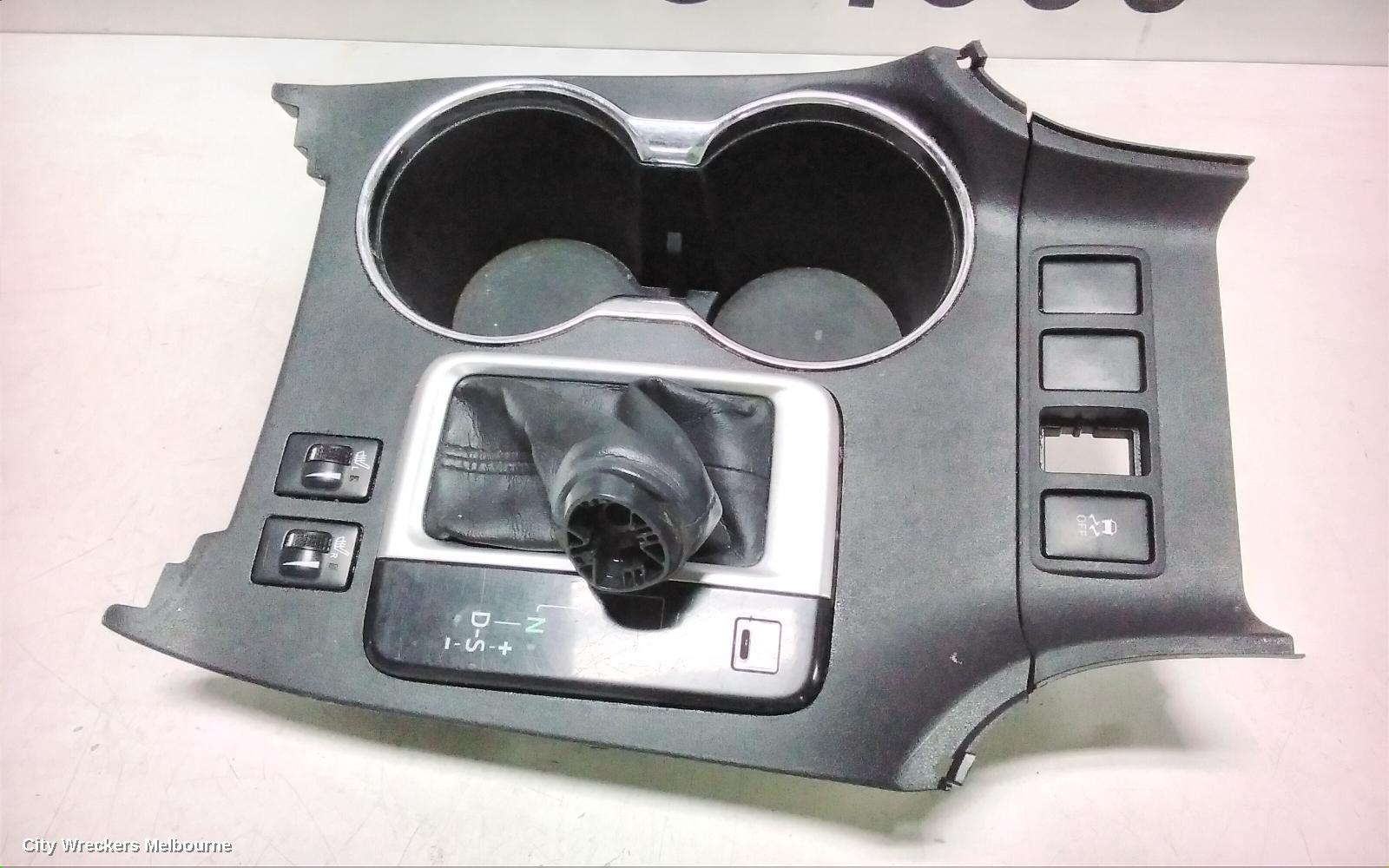 TOYOTA KLUGER, XU50 SERIES, 03/2014 - 02/2021, CENTRE CUP HOLDER: 109467